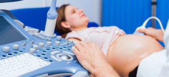 Dodatkowe badania w ciąży - które z nich warto wykonać i czy są bezpieczne?