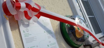 Powiat dąbrowski: nowe defibrylatory AED dostępne już w 7 gminach