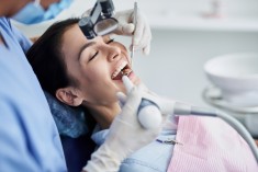 Protezy zębowe - o czym warto pamiętać?